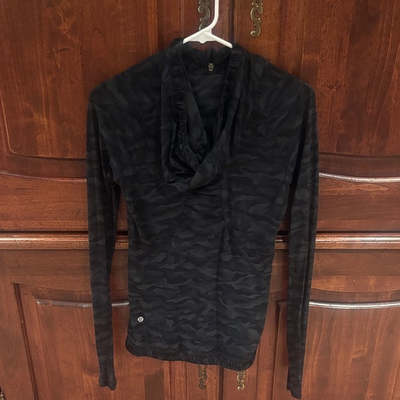 Lululemon hooded 1/2 zip camo - Picture 2 of 2